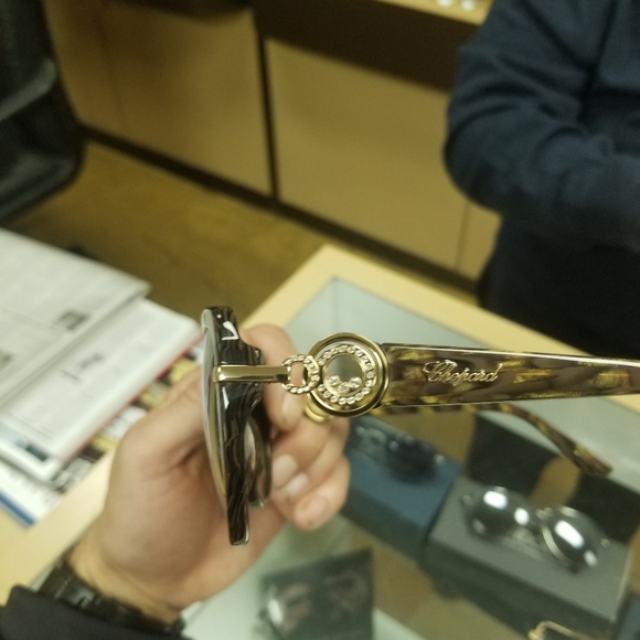 Chopard sunglasses and eyeglasses - Picture 2 of 7